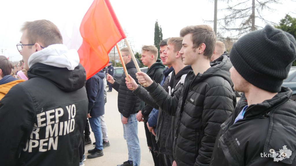 Konecka młodzież mówi STOP WOJNIE! [wideo, zdjęcia]