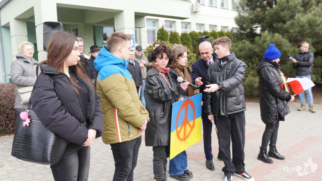 Konecka młodzież mówi STOP WOJNIE! [wideo, zdjęcia]