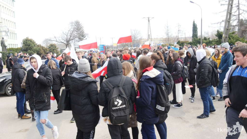 Konecka młodzież mówi STOP WOJNIE! [wideo, zdjęcia]