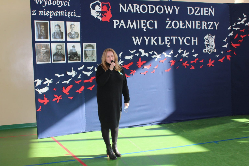 Podstawówka z Miedzierzy upamiętniła Wyklętych [zdjęcia]