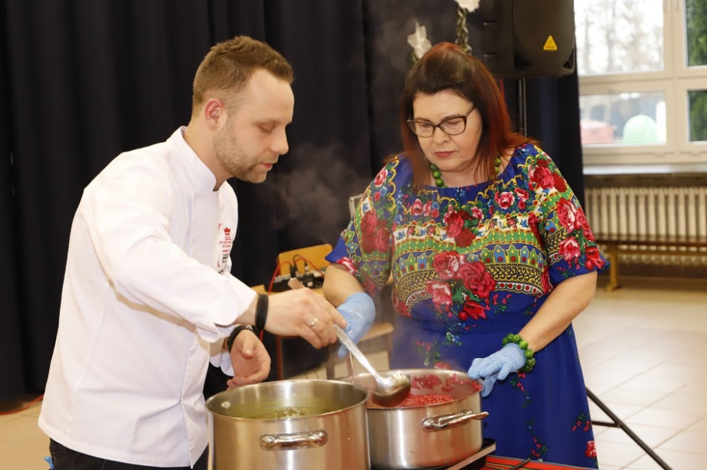 Pokaz kulinarny Cezarego Powały w Końskich [wideo, zdjęcia]
