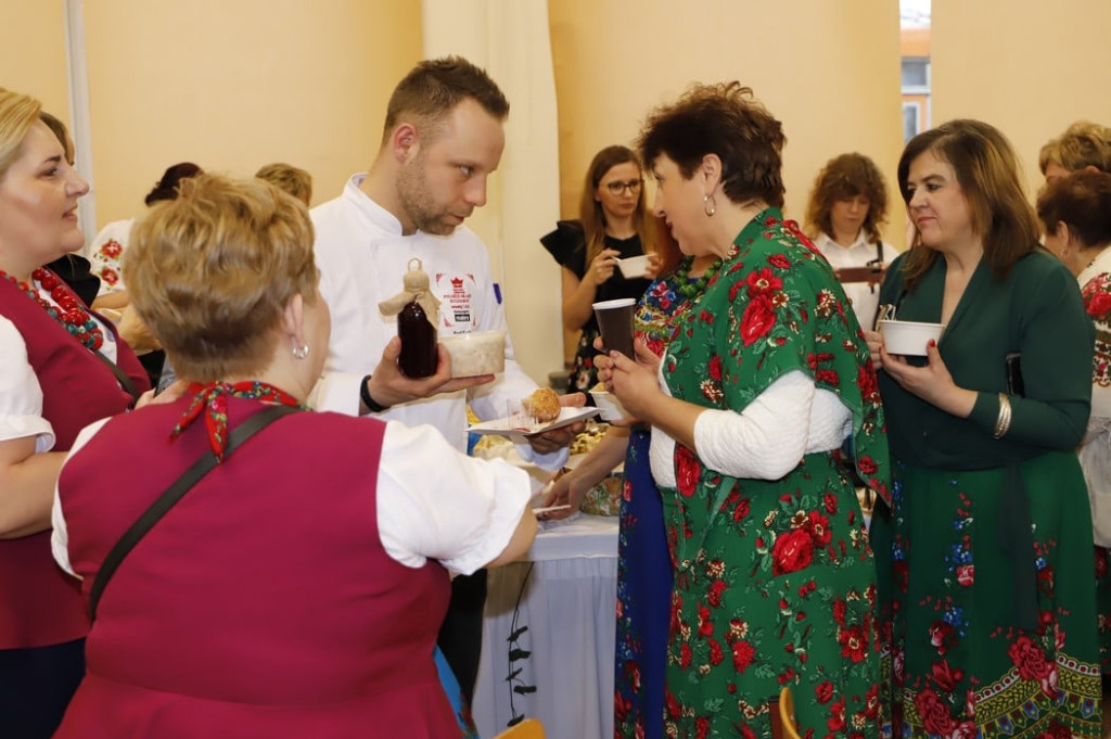 Pokaz kulinarny Cezarego Powały w Końskich [wideo, zdjęcia]