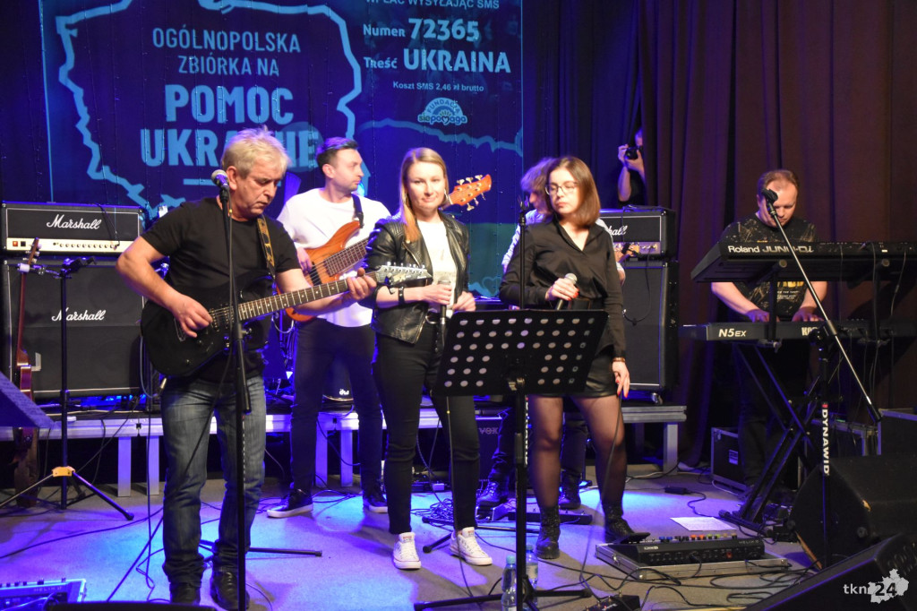 Mocne klimaty na koncercie `Solidarni z Ukrainą` w Końskich [wideo, zdjęcia]