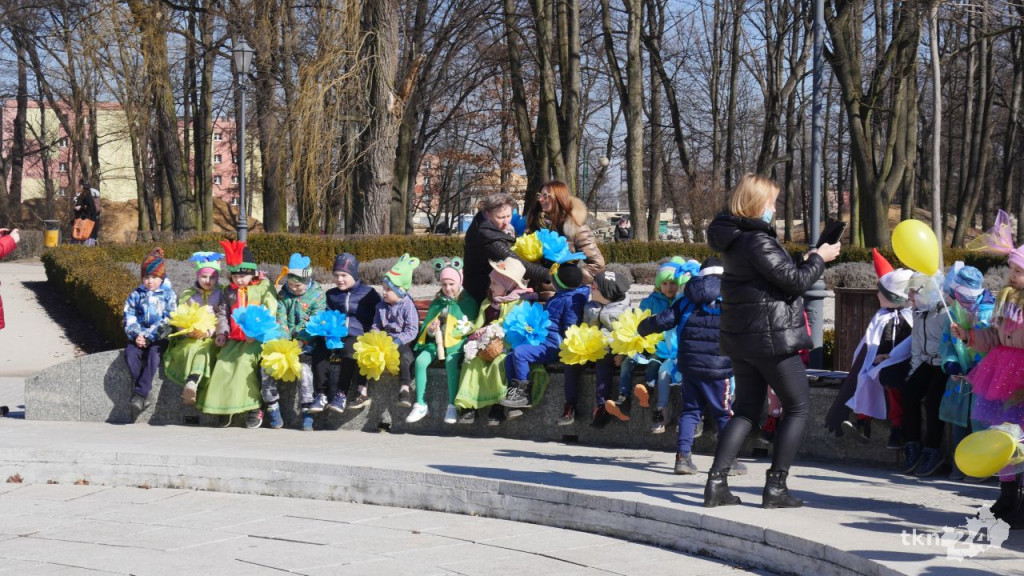 Wiosna, wiosna tak piękna, radosna! Koneckie przedszkolaki powitały porę roku [wideo, zdjęcia]