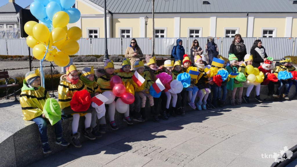 Wiosna, wiosna tak piękna, radosna! Koneckie przedszkolaki powitały porę roku [wideo, zdjęcia]