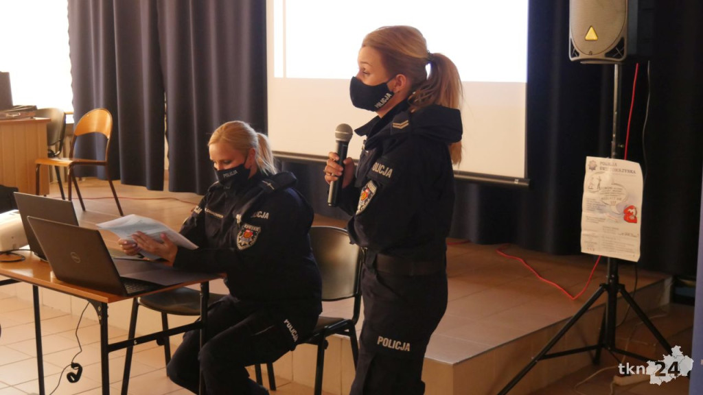 Jak nie dać się oszukać? Prelekcja edukacyjna na temat bezpieczeństwa [wideo, zdjęcia]