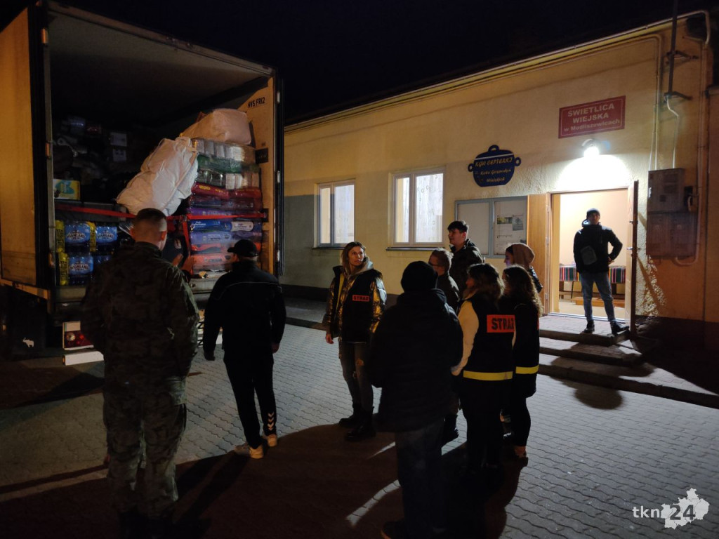 Powstało Centrum Logistyczne Końskie. Uchodźcy mogą z niego korzystać jak ze sklepu [wideo, zdjęcia]