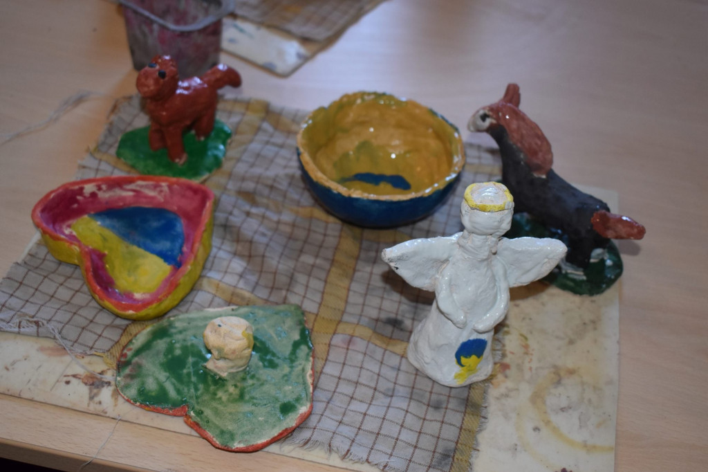 Ukraińska młodzież wzięła udział w zajęciach ceramicznych [zdjęcia]