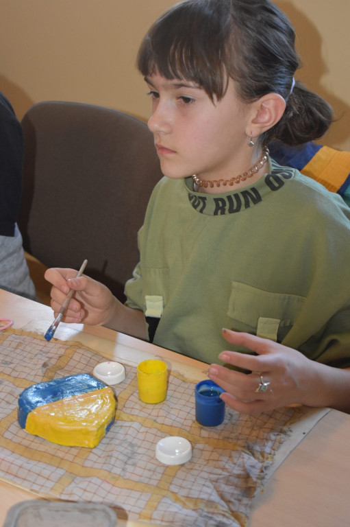 Ukraińska młodzież wzięła udział w zajęciach ceramicznych [zdjęcia]