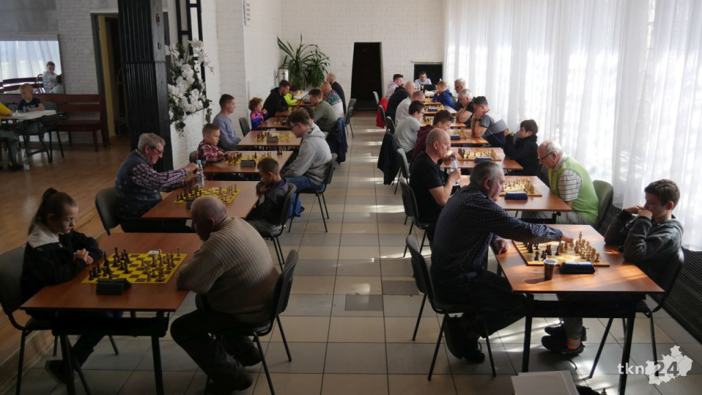 Młody Ukrainiec na pierwszym miejscu! Turniej Szachowy w MGDK w Końskich [zdjęcia]