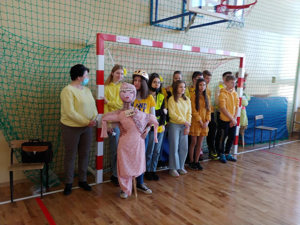 Kolorowe powitanie wiosny w Szkole Podstawowej w Czermnie [zdjęcia]