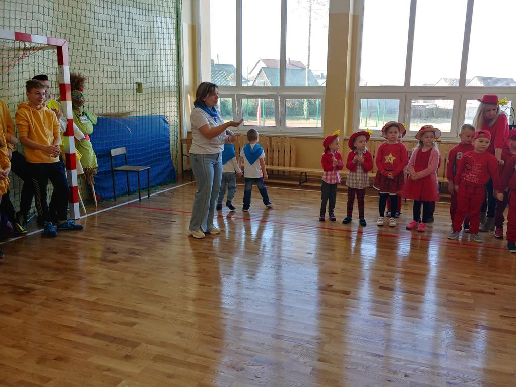 Kolorowe powitanie wiosny w Szkole Podstawowej w Czermnie [zdjęcia]