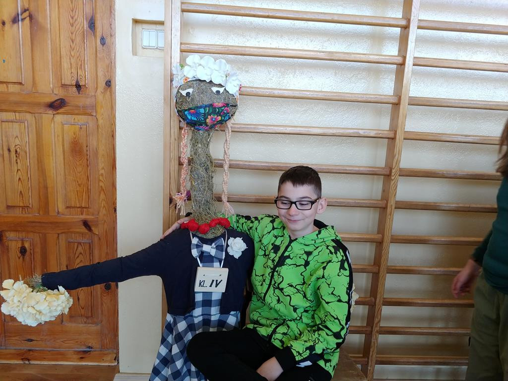 Kolorowe powitanie wiosny w Szkole Podstawowej w Czermnie [zdjęcia]
