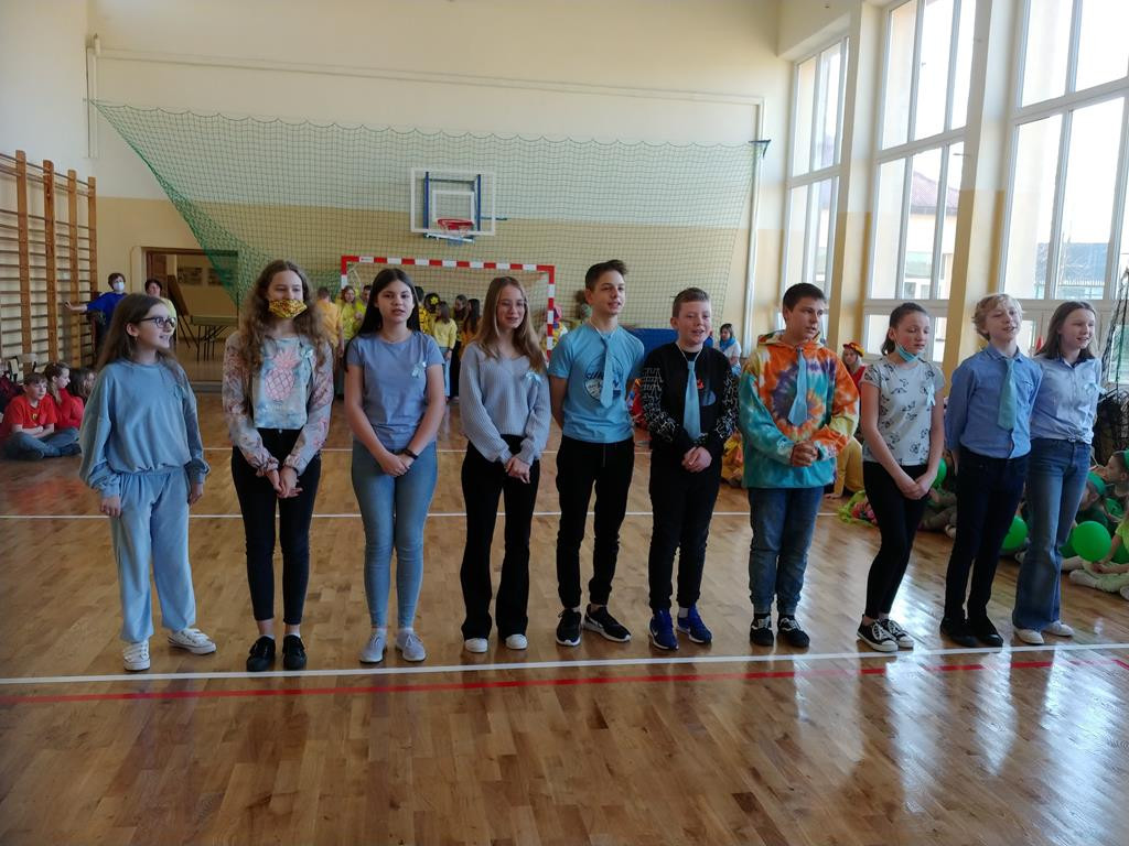 Kolorowe powitanie wiosny w Szkole Podstawowej w Czermnie [zdjęcia]
