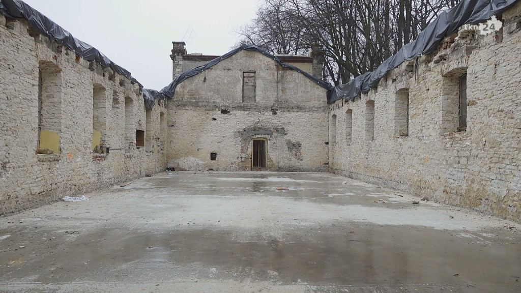 Budowa muzeum w Końskich stanęła. Są powody do niepokoju? [wideo]