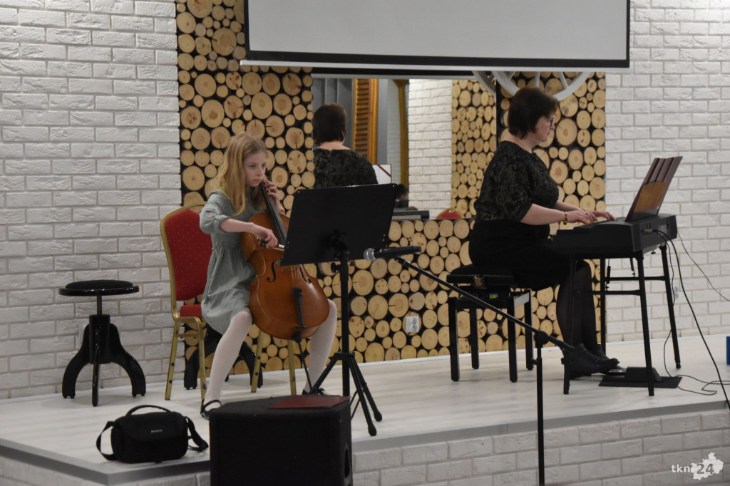 Koncert szkoły muzycznej dla uchodźców w Sielpi [wideo, zdjęcia]