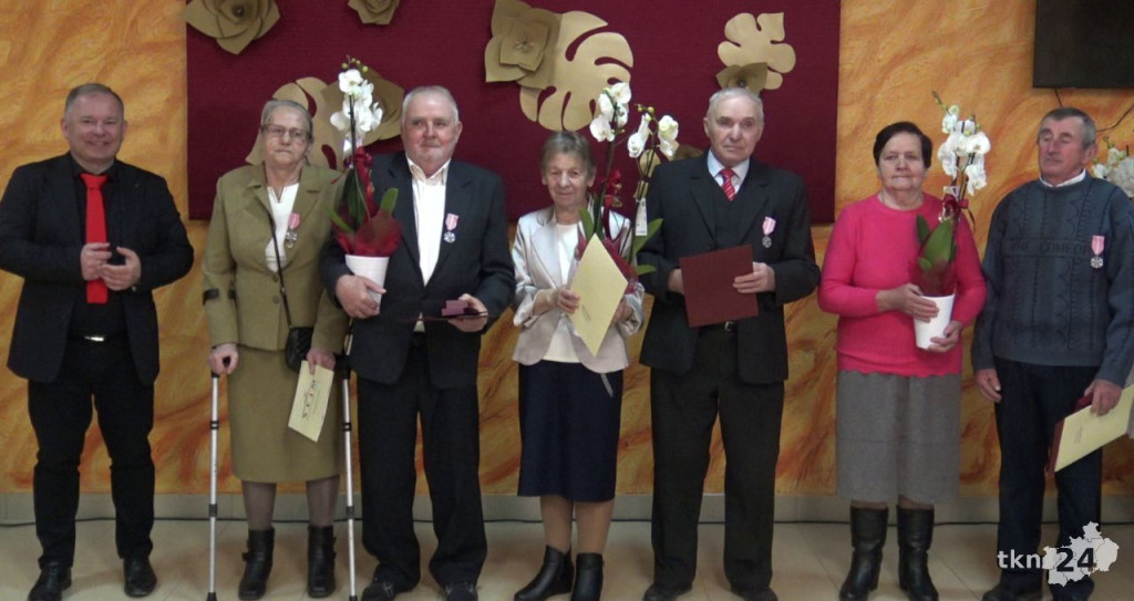 Piękne święto ponad 40 par. Złote Gody w gminie Radoszyce [wideo, zdjęcia]