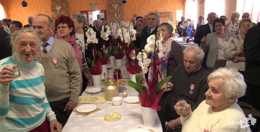 Piękne święto ponad 40 par. Złote Gody w gminie Radoszyce [wideo, zdjęcia]