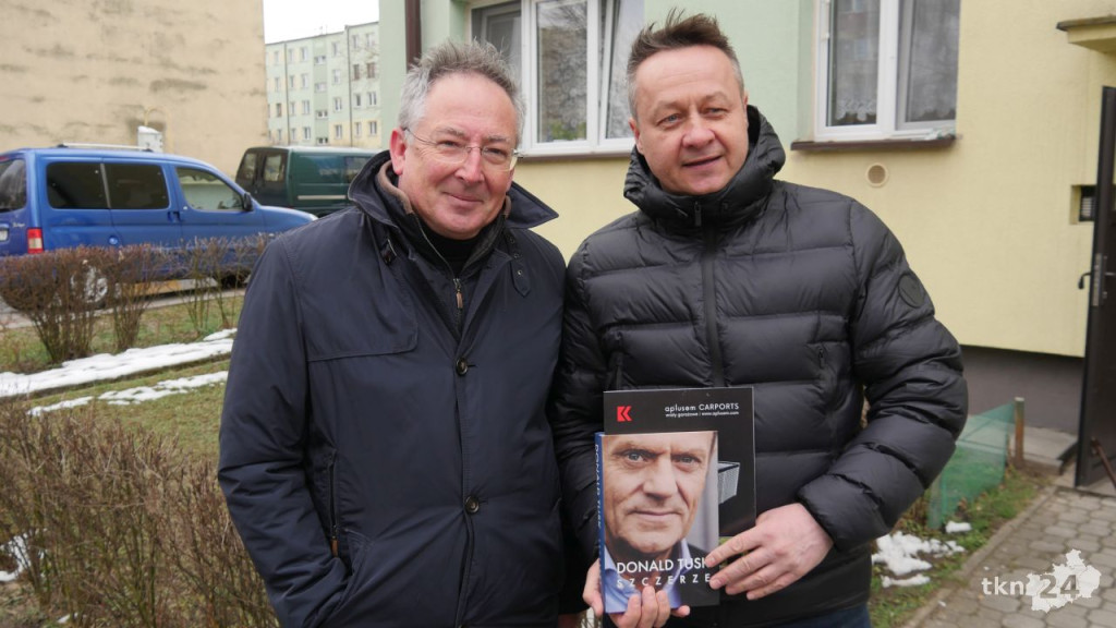 Donald Tusk w Końskich. Rozmawiał z księgową o Polskim Ładzie [wideo, zdjęcia]