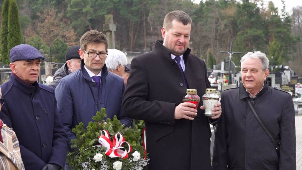 Władze PiS i powiatu uczciły rocznice Mordu Katyńskiego i katastrofy smoleńskiej [wideo, zdjęcia]