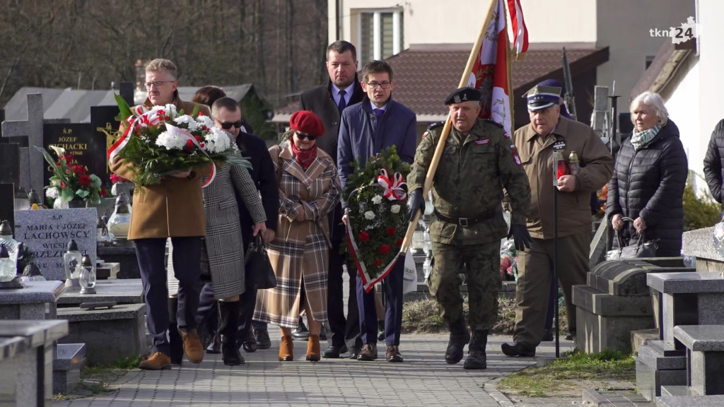 Władze PiS i powiatu uczciły rocznice Mordu Katyńskiego i katastrofy smoleńskiej [wideo, zdjęcia]