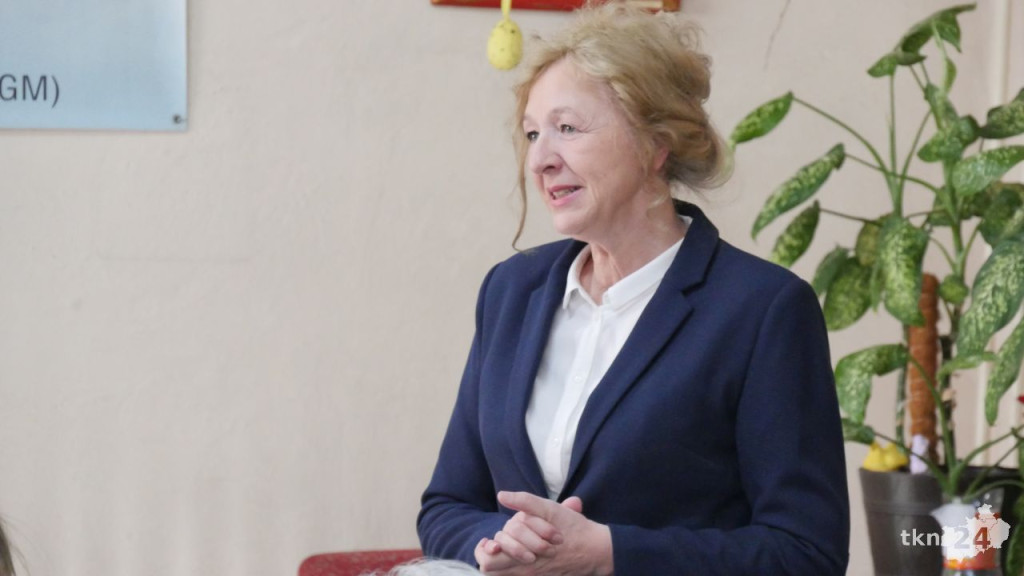 Śpiewali pieśni i dzielili się jajkiem. Wielkanocna uczta w Klubie Abstynenta `Radość` [zdjęcia]