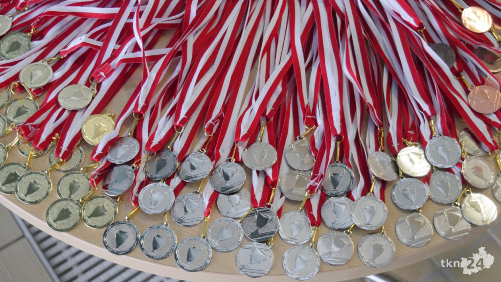 Mnóstwo radości i sportowej rywalizacji podczas sobotnich zawodów Koneckiej Ligi Pływackiej 2022 [zdjęcia]