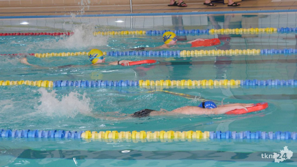 Mnóstwo radości i sportowej rywalizacji podczas sobotnich zawodów Koneckiej Ligi Pływackiej 2022 [zdjęcia]