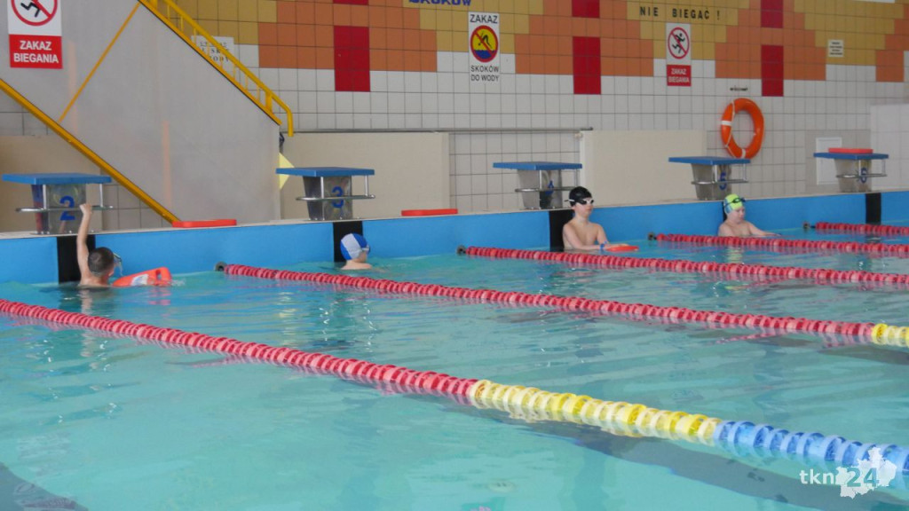 Mnóstwo radości i sportowej rywalizacji podczas sobotnich zawodów Koneckiej Ligi Pływackiej 2022 [zdjęcia]