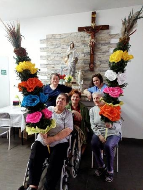 Rozdawali pachnące żonkile! Niedzielna kwesta wolontariuszy z Hospicjum Sykulskiego [zdjęcia]