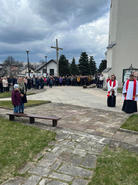 Tłumy na Drodze Krzyżowej w Radoszycach [wideo, zdjęcia]