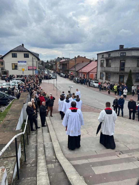 Tłumy na Drodze Krzyżowej w Radoszycach [wideo, zdjęcia]