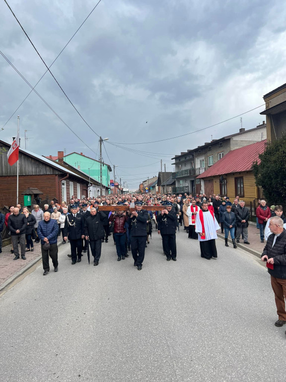 Tłumy na Drodze Krzyżowej w Radoszycach [wideo, zdjęcia]