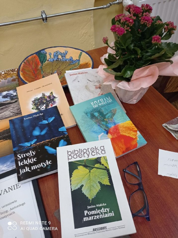 Poetka Janina Malicka odwiedziła młodzież z Radoszyc [zdjęcia]