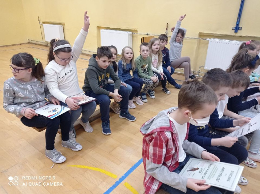 Poetka Janina Malicka odwiedziła młodzież z Radoszyc [zdjęcia]