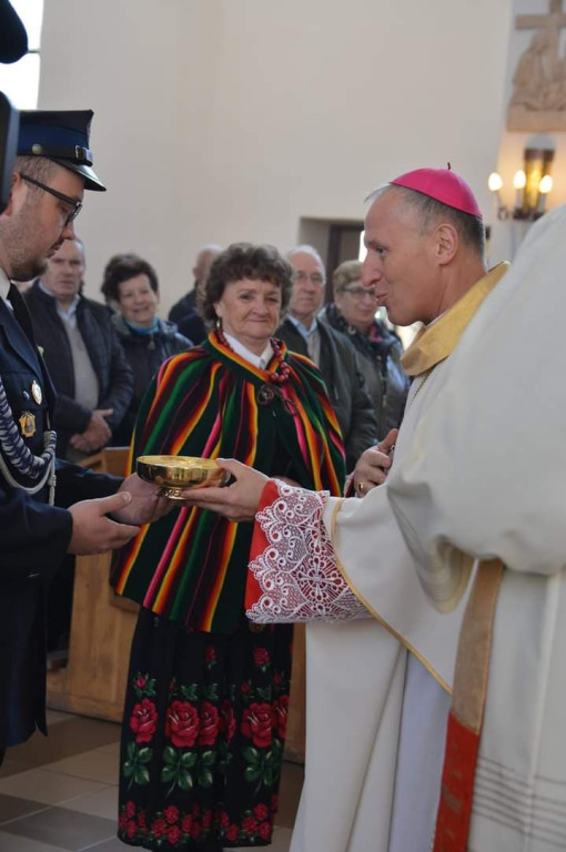 Rezurekcja z biskupem radomskim w Końskich [zdjęcia]