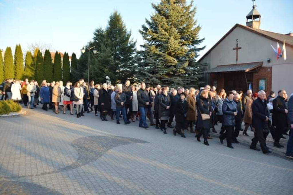 Rezurekcja z biskupem radomskim w Końskich [zdjęcia]