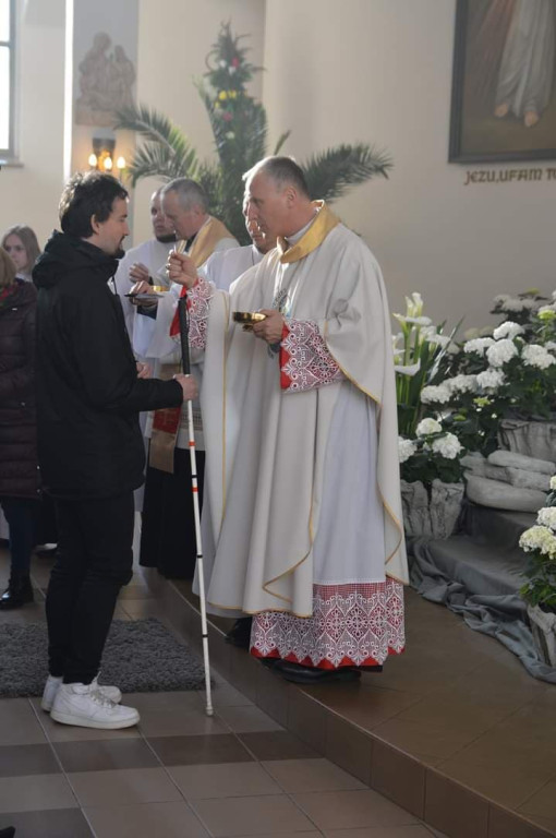 Rezurekcja z biskupem radomskim w Końskich [zdjęcia]