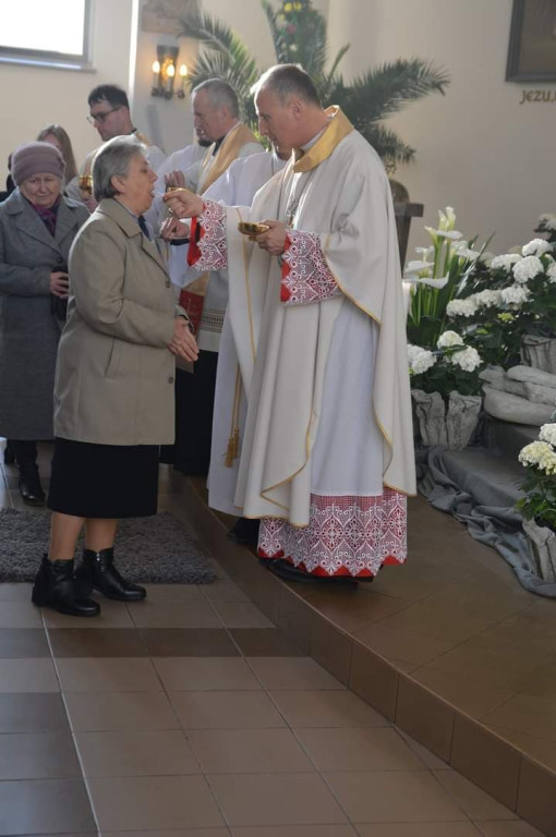 Rezurekcja z biskupem radomskim w Końskich [zdjęcia]