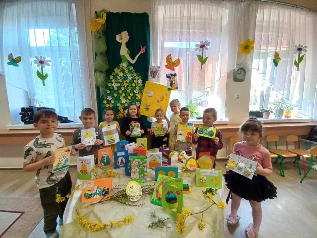 Wręczyli pensjonariuszom Hospicjum Sykulskiego kartki wielkanocne [zdjęcia]
