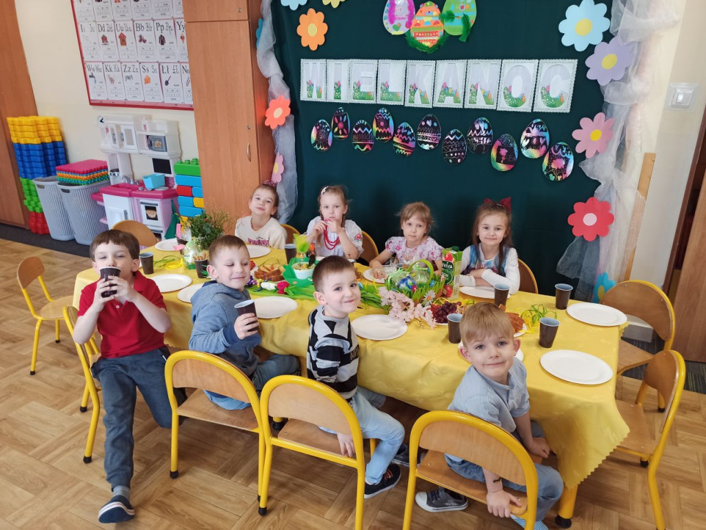 Wielkanocne śniadanie w Bajkowej Krainie [zdjęcia]