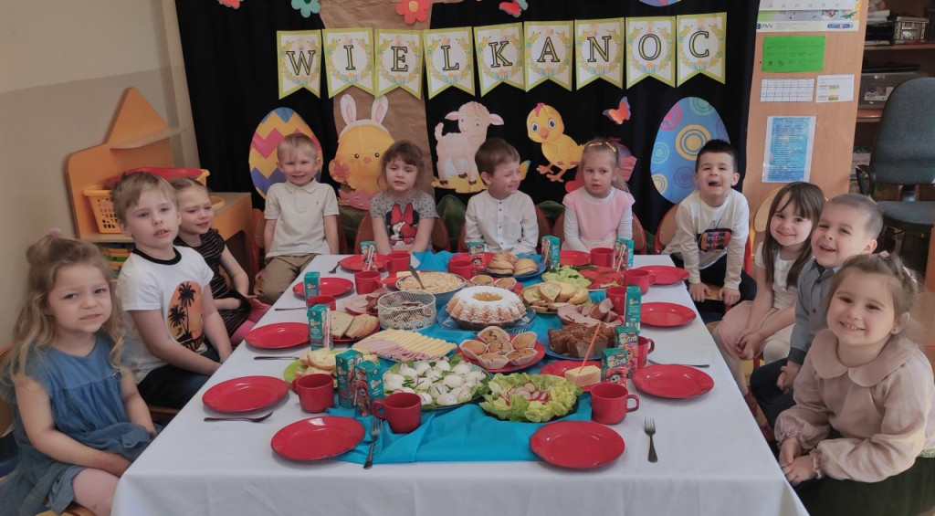 Wielkanocne śniadanie w Bajkowej Krainie [zdjęcia]