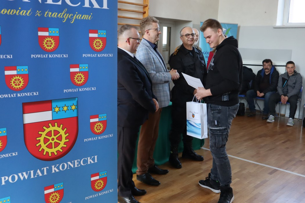 Zmagania szkół średnich w Turnieju Wiedzy Pożarniczej [zdjęcia]