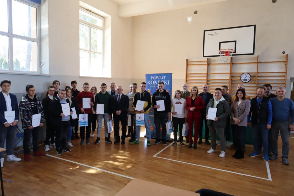 Zmagania szkół średnich w Turnieju Wiedzy Pożarniczej [zdjęcia]