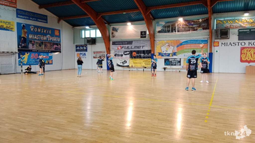 `Trening z mistrzem`. Zawodnicy Łomży Vive Kielce zawitali do klubu KSSPR Końskie [wideo, zdjęcia]