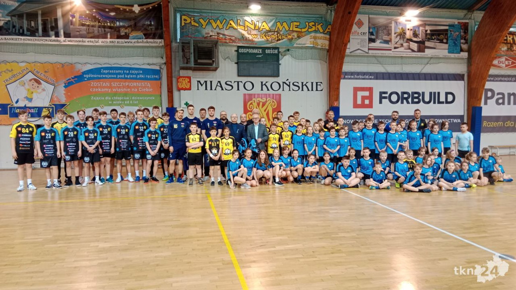 `Trening z mistrzem`. Zawodnicy Łomży Vive Kielce zawitali do klubu KSSPR Końskie [wideo, zdjęcia]