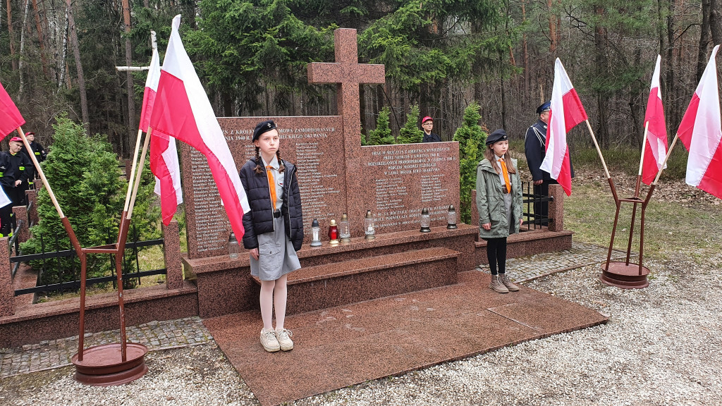 Uroczyste obchody 82. rocznicy tragicznych wydarzeń w Adamowie i Królewcu [zdjęcia]