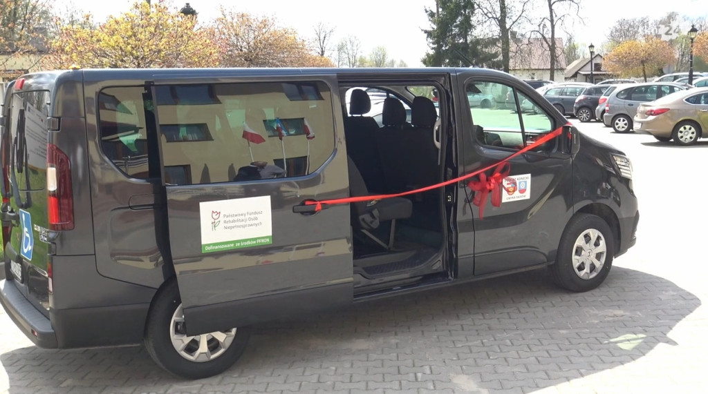 Nowy bus będzie służył mieszkańcom gminy Fałków [wideo, zdjęcia]