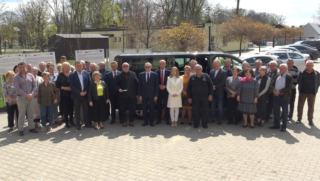 Nowy bus będzie służył mieszkańcom gminy Fałków [wideo, zdjęcia]