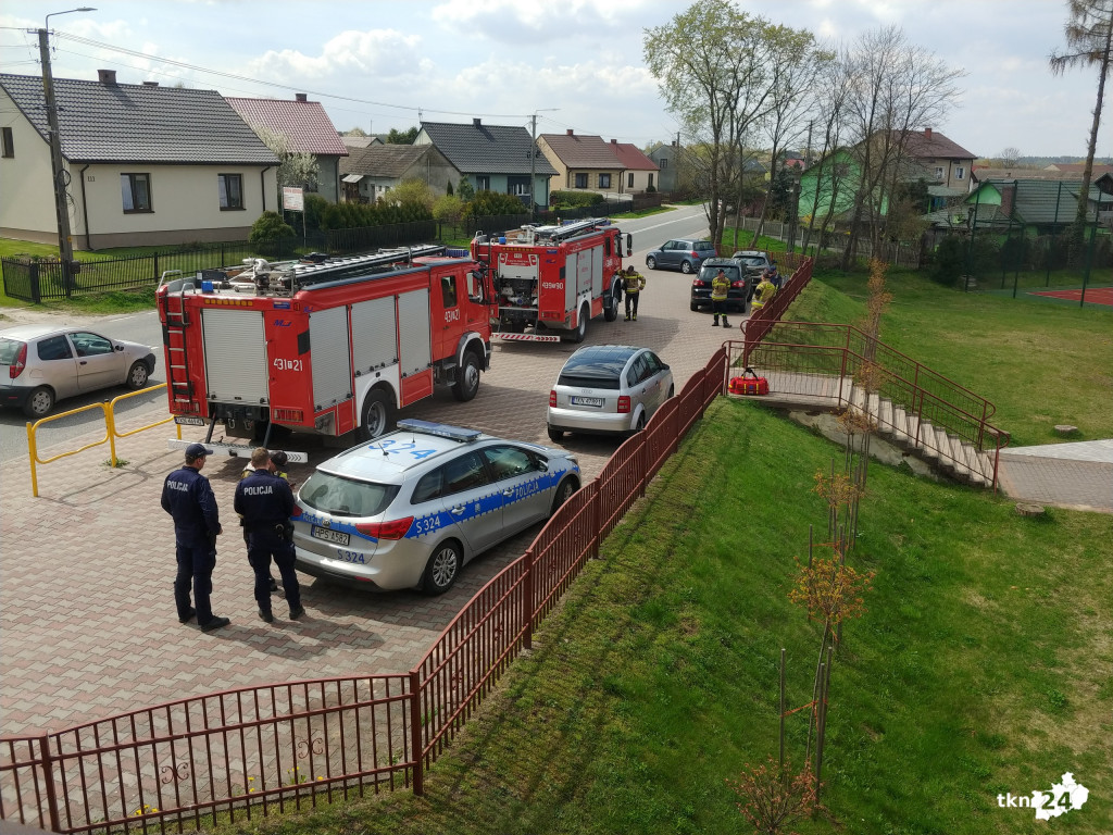 Alarm bombowy w Szkole Podstawowej w Czermnie